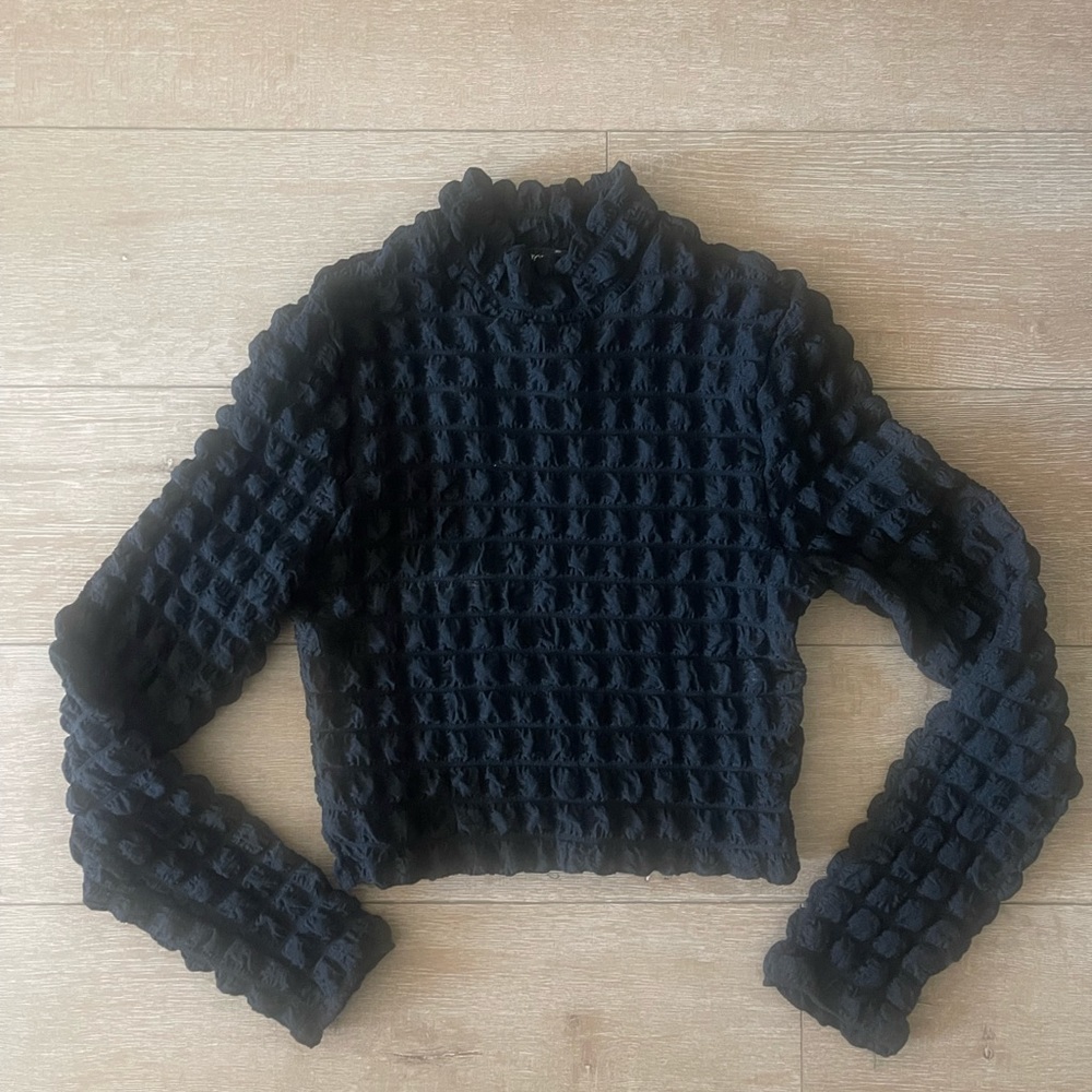 Black Bubble Crop Top